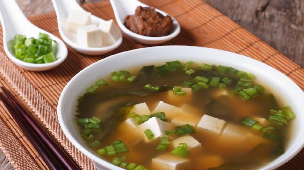 雨水节气摄生吃什么食疗呢？